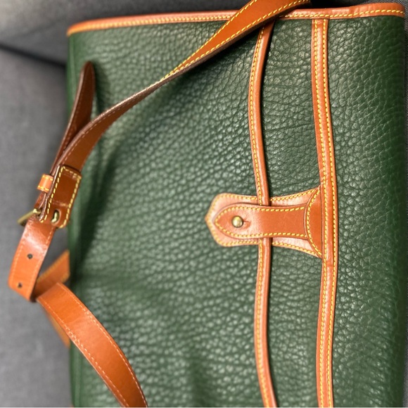 Stunning Dooney & Bourke ๐ - Picture 11 of 12